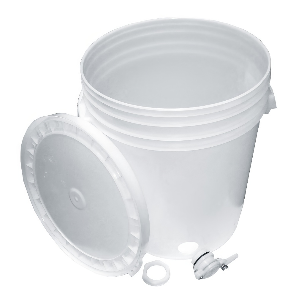 Massive plastic bucket with honey gate 40 kg