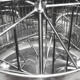 Honey extractor with container Mellarius OptiLine 5/10 manual P52