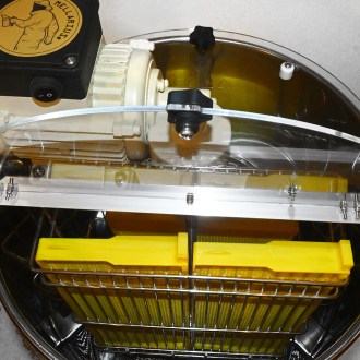 Mellarius OptiLine D40 electric 2 frame honey extractor with container