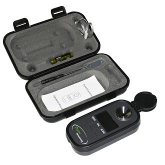 Digital honey refractometer