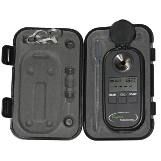 Digital honey refractometer