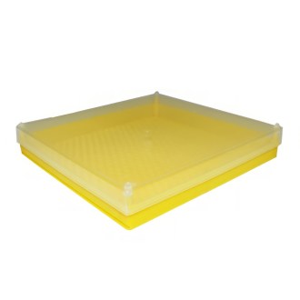 Jar with a lid for comb honey