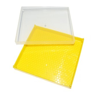 Jar with a lid for comb honey