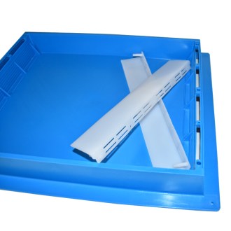 Langstroth feeder