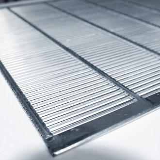 Stainless steel queen excluder with frame 370x483 mm DE