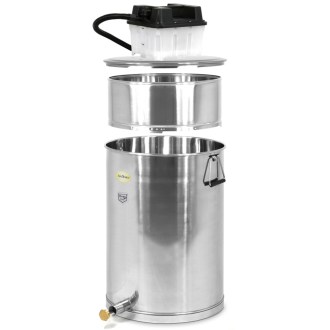 Round wax melter with steam generator